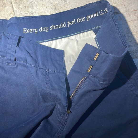 Vineyard Vines navy zip front shorts. 3” inseam, cotton / elastane. Size 0 - Picture 10 of 12